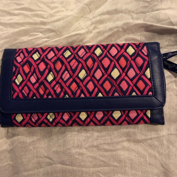 vera bradley trifold wallet